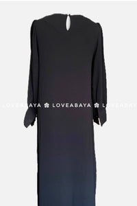 black closed abaya 